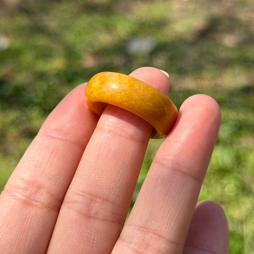 Size 10 yellow jade ring  1451‎